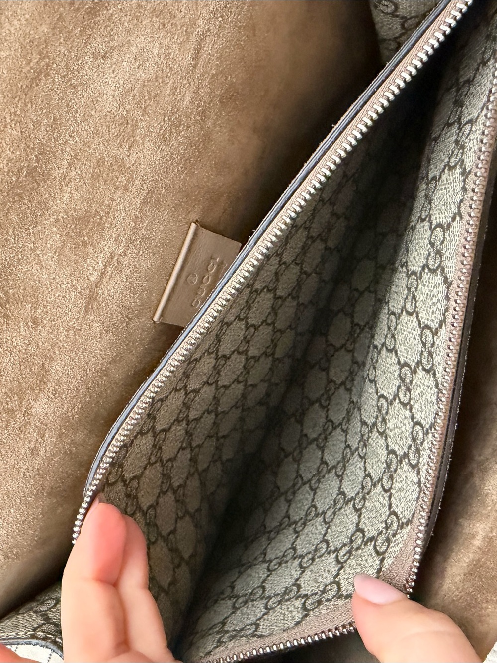Gucci GG Supreme Beige and Brown Dionysus Shoulder Bag Medium - Picture 8 of 9
